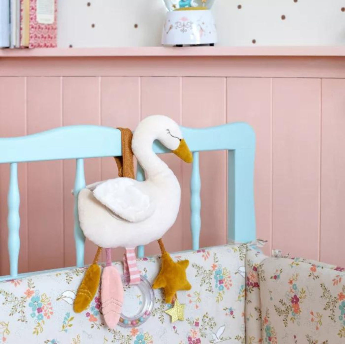 Peluche mobile d'activités cygne Odette - La Petite Ecole de Danse -  Moulin Roty