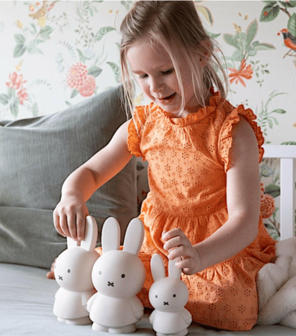 Tirelire Miffy lapin - sable - l'Atelier Pierre Junior