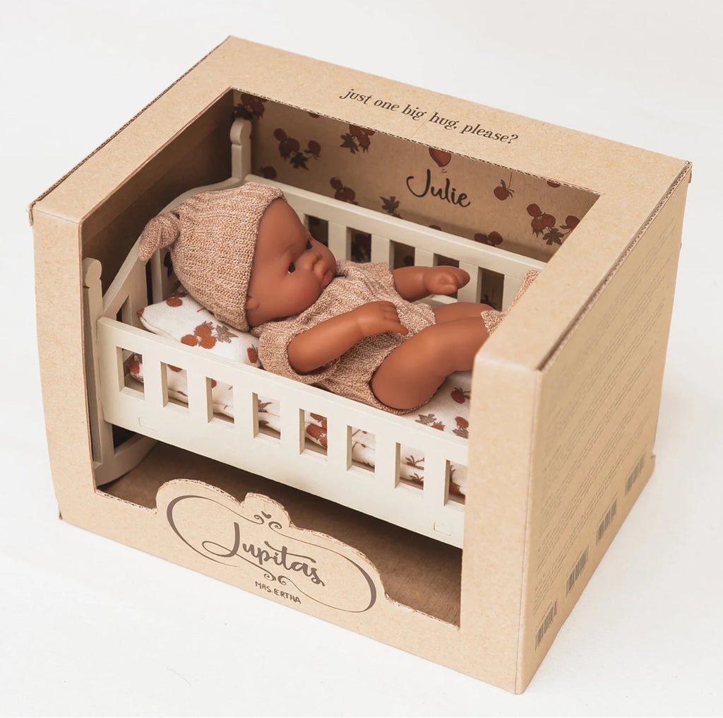 Poupée avec son lit en bois - Julie -  Mrs Ertha