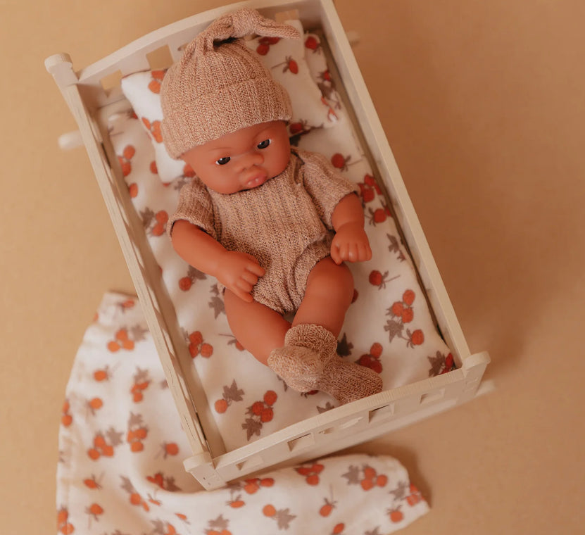 Poupée avec son lit en bois - Julie -  Mrs Ertha