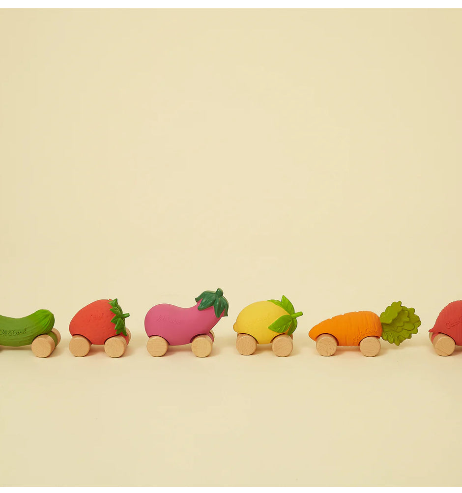 Voiture en caoutchouc naturel - Emma l'Aubergine - Oli & Carol