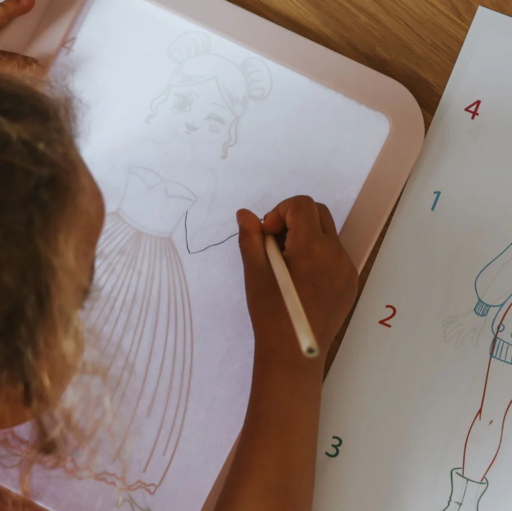 Tablette lumineuse à dessin Kidydraw Pro - Dessinons la Mode - Kidywolf