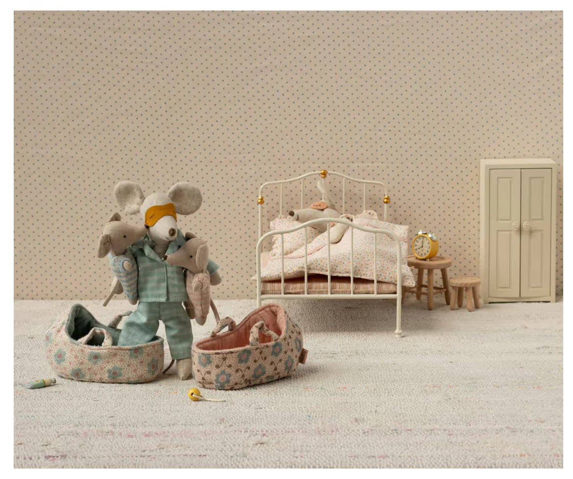 Bébé souris  - Dans son couffin bleu - Maileg