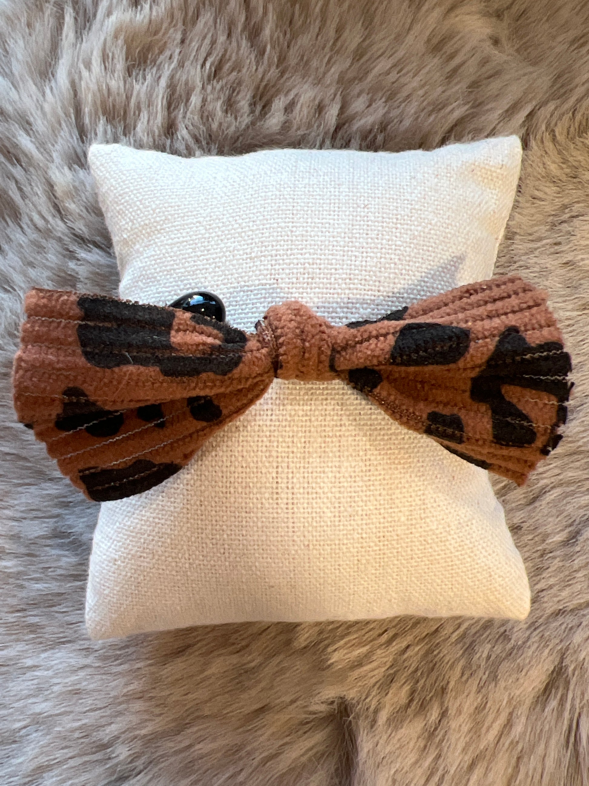 Bracelet adulte - Maxi coeurs noirs et noeud léopard - Gaga