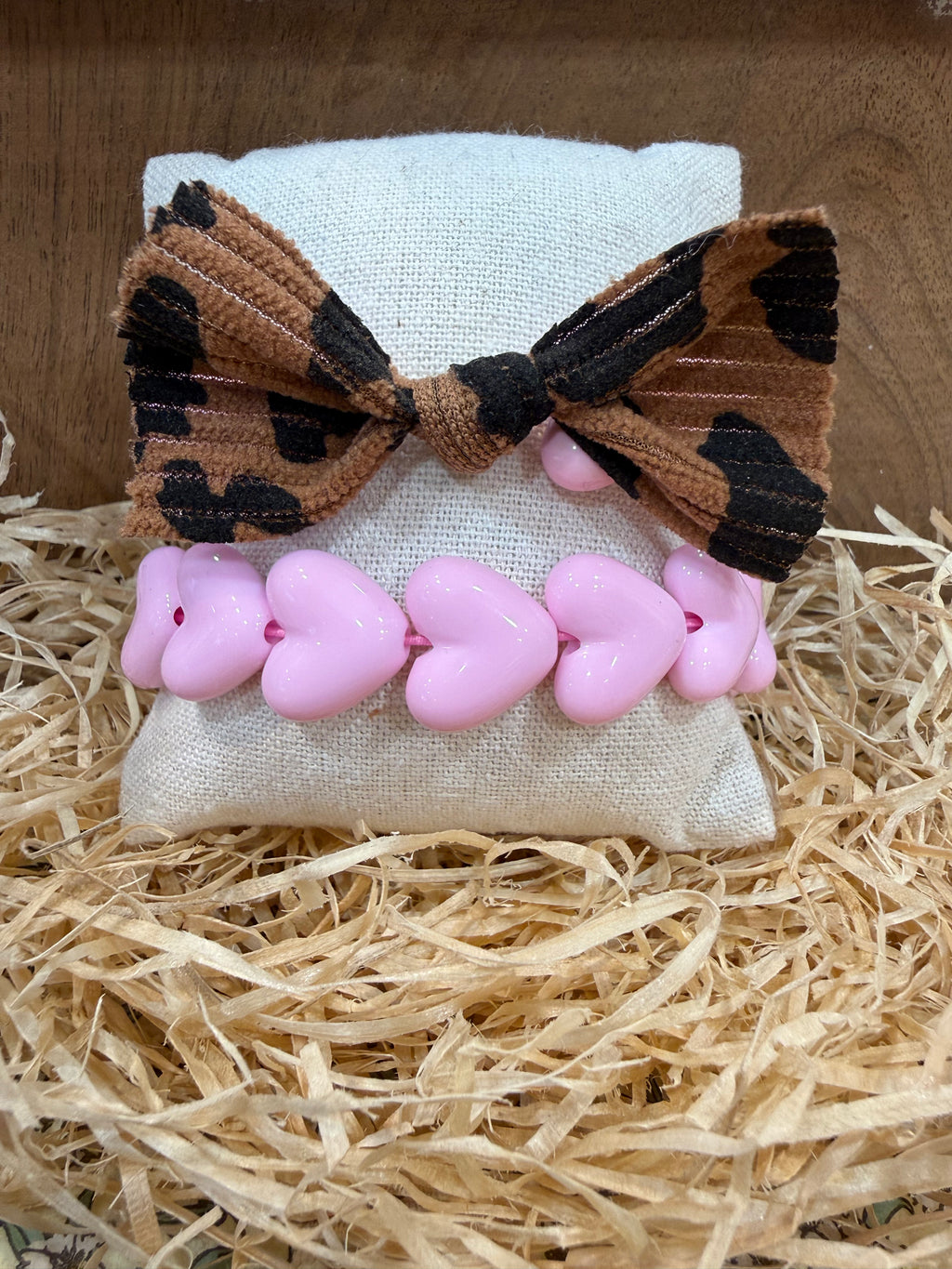 Bracelet adulte - Maxi coeurs roses poudrés et noeud léopard - Gaga