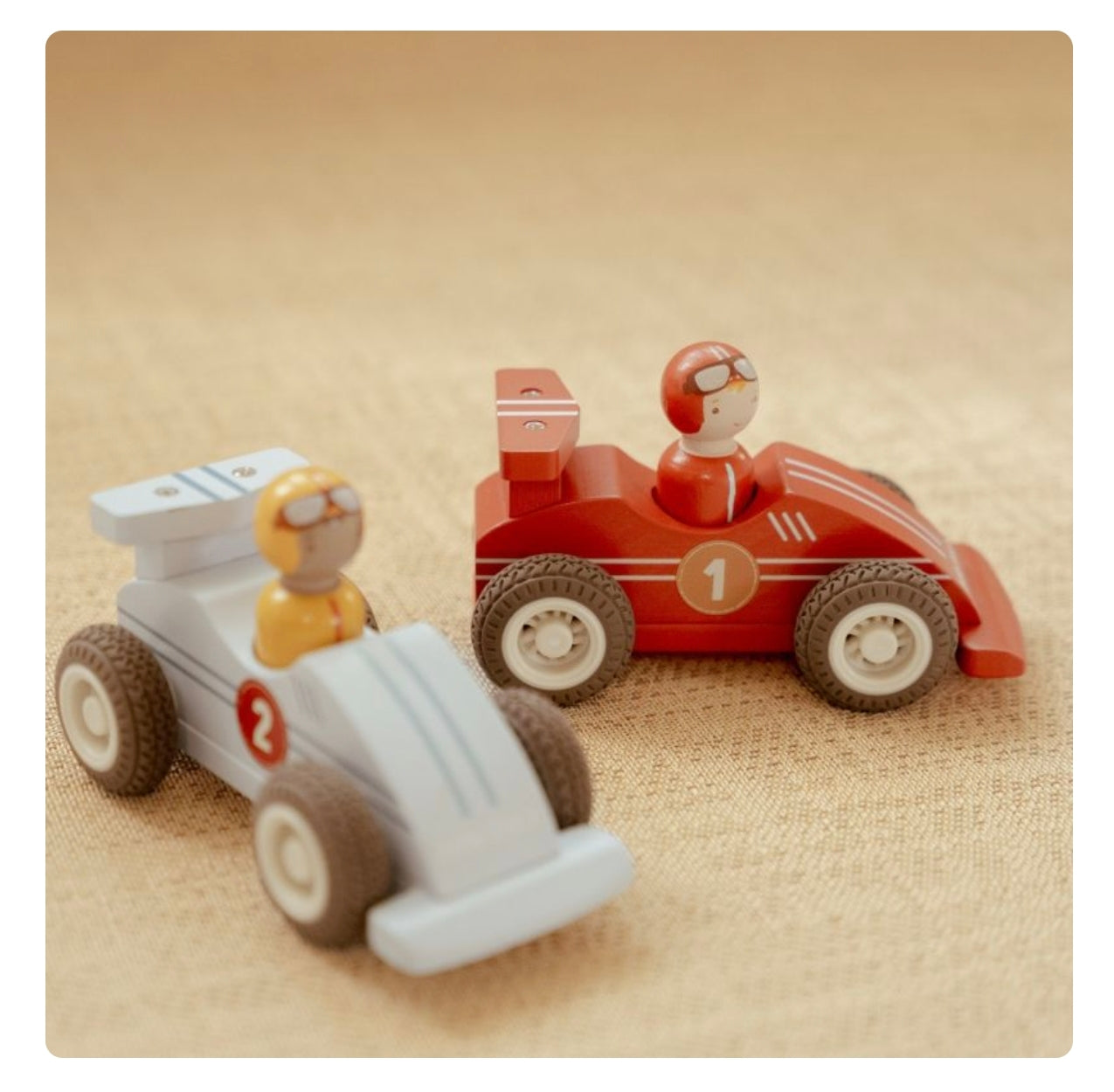 Set de 2 voitures de courses en bois à rétrofriction - Bleu et Rouge - Little Dutch